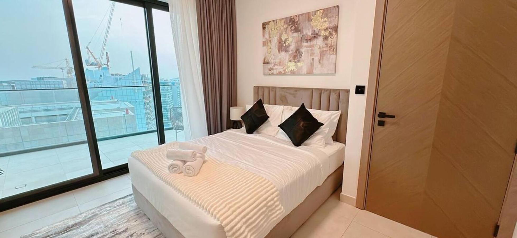 Premium 2br Burj Khalifa View Pool Access Apartment Dubai
