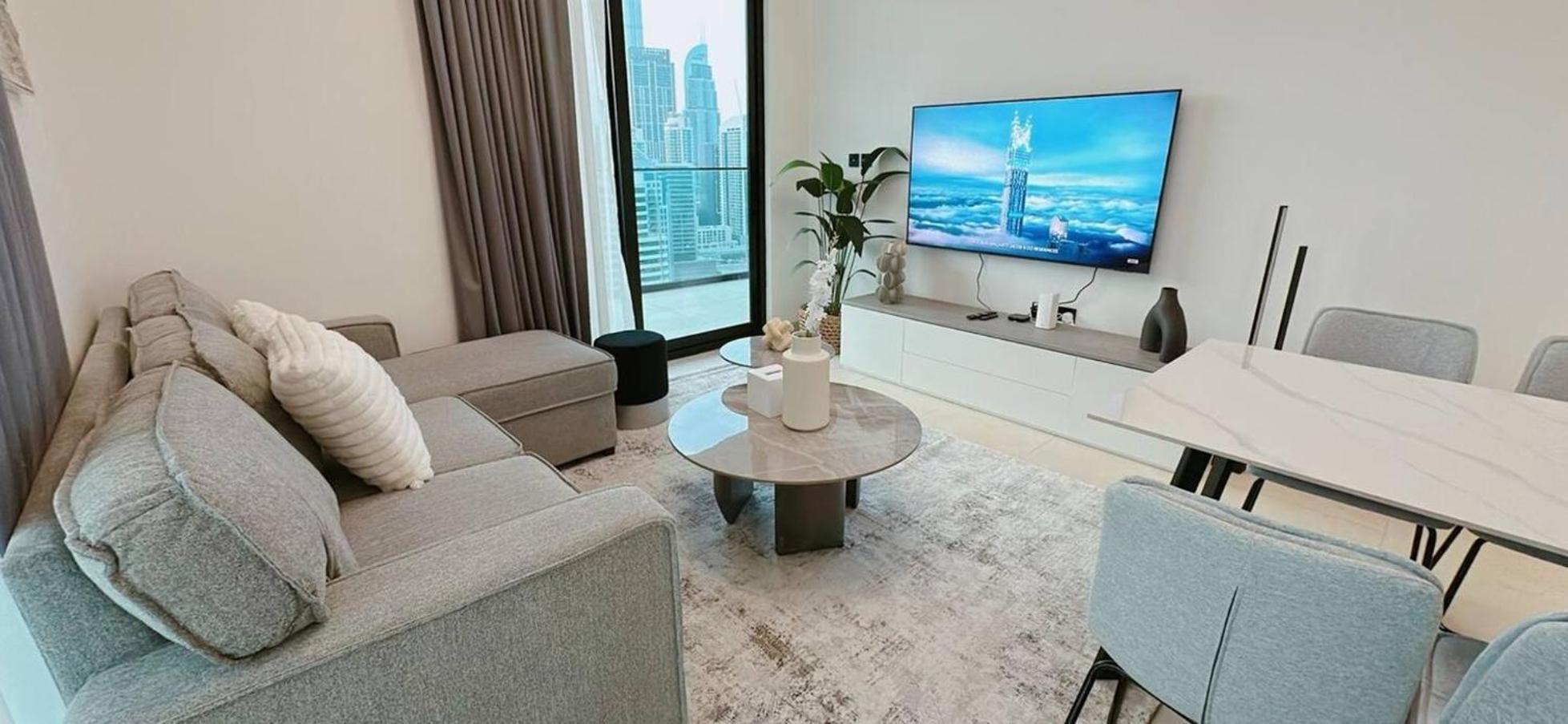Apartment Premium 2br Burj Khalifa View Pool Access