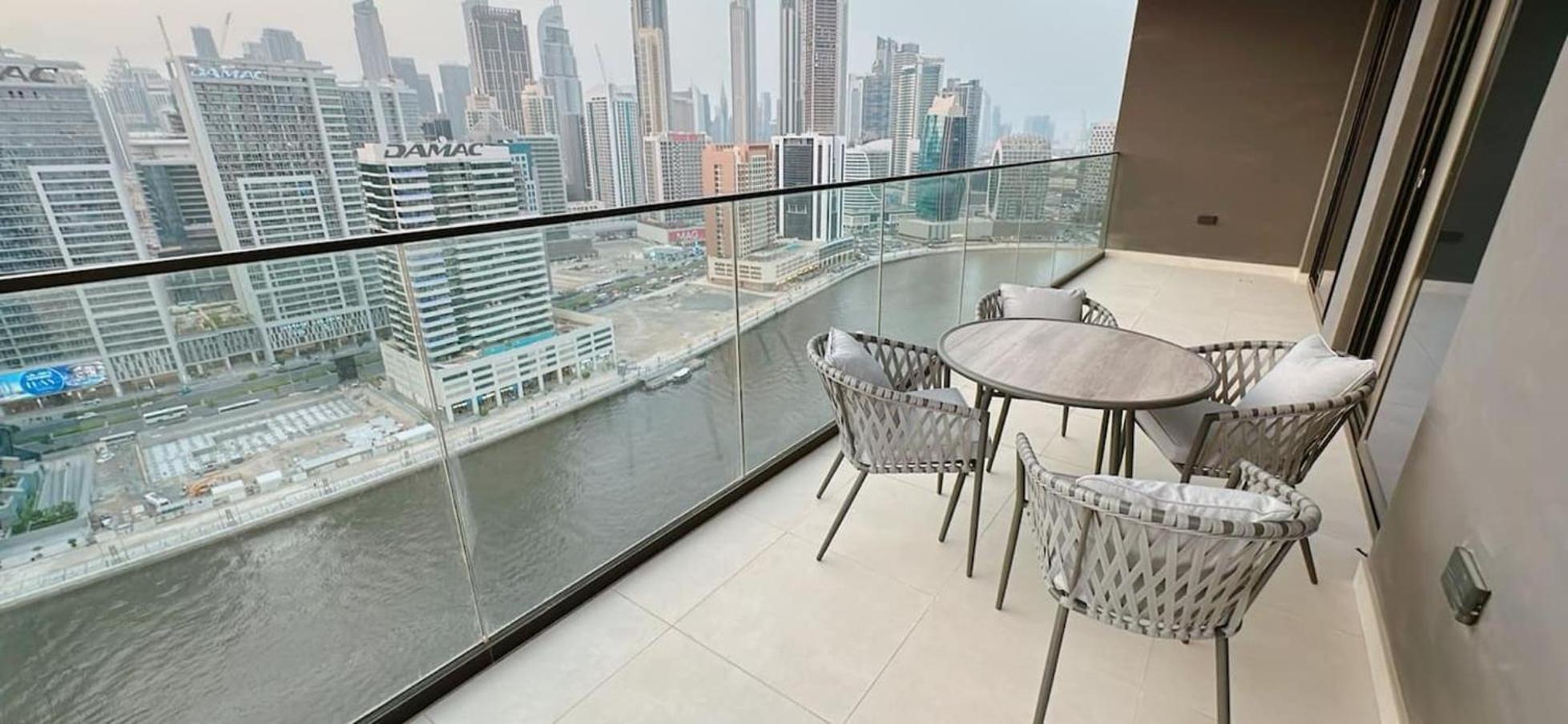 Premium 2br Burj Khalifa View Pool Access *